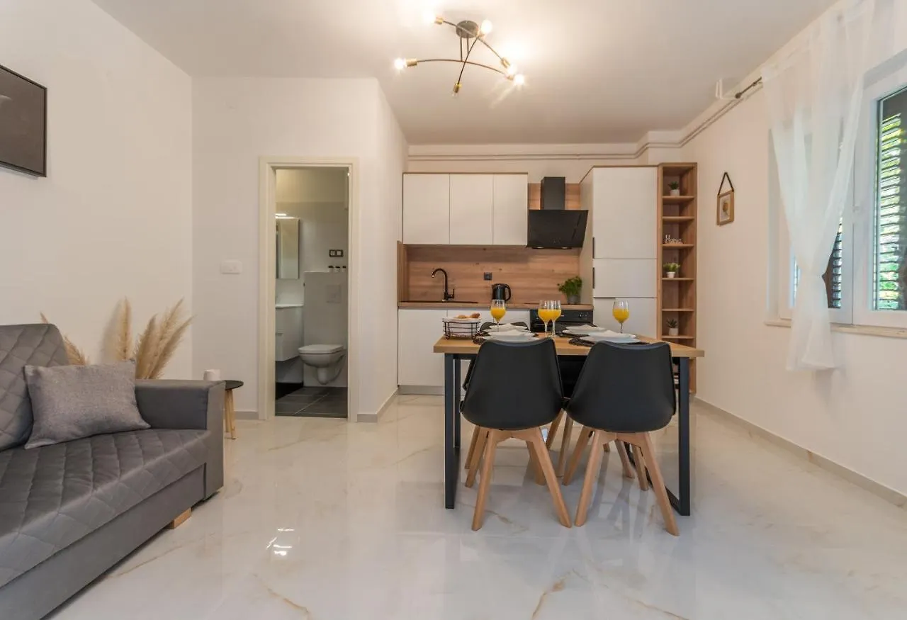 Apartmani A&M Biograd Na Moru 0*,